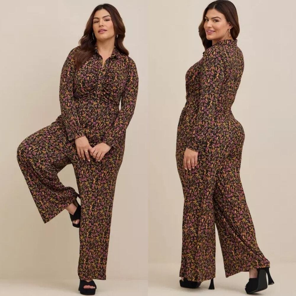 Torrid Jumpsuit Button Up Front Collar Floral Print Size 2